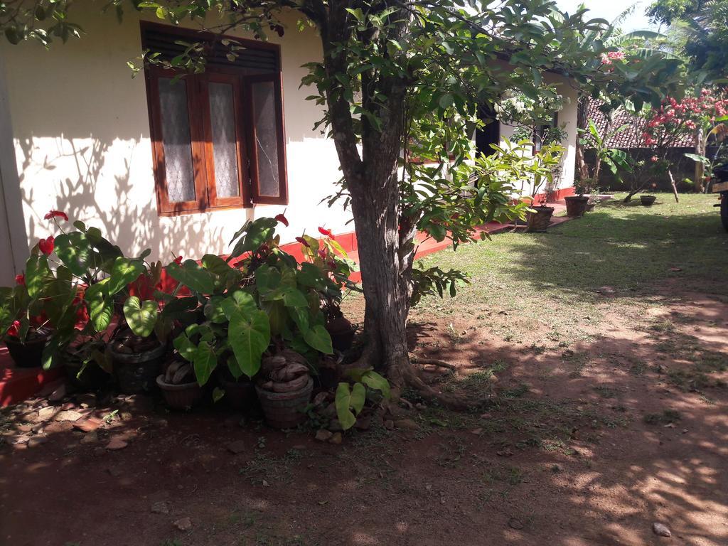 Pradeepa House Apartment Unawatuna Exterior photo